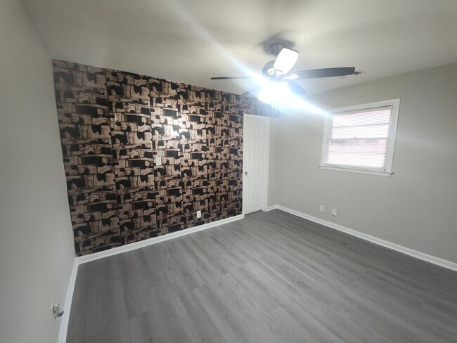 Building Photo - Charming 3BR/2BA Home with Updated Kitchen & Spacious Backyard in Atlanta!