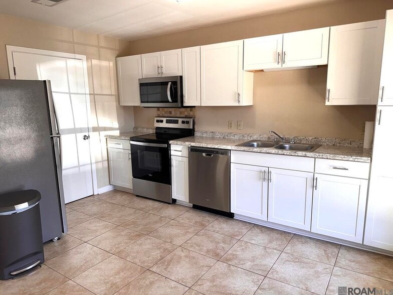 Building Photo - 114 Mallard Dr