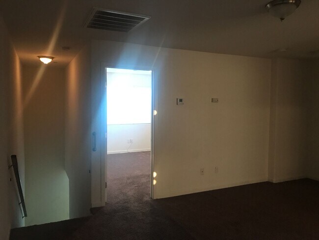 Building Photo - 620 Central Ave