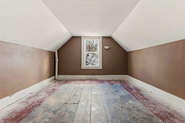 Building Photo - 72 Union St