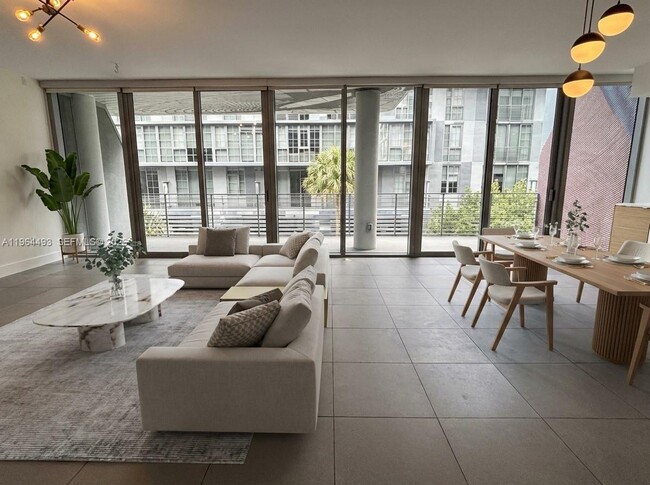 Building Photo - 250 NW 24th St