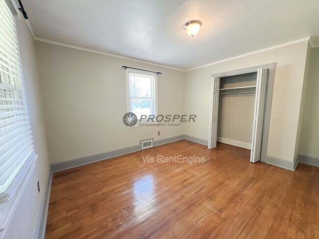 Building Photo - 20 Sir Abbott St