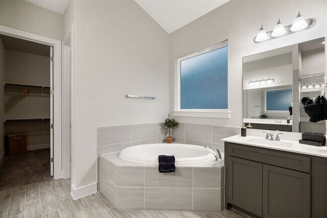 Building Photo - 11102 1/2 Charger Wy