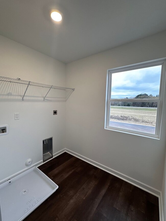 Building Photo - 2025 Townhome for Rent!