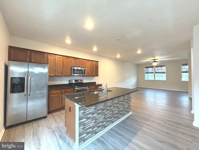 Building Photo - 189 Magellan Dr