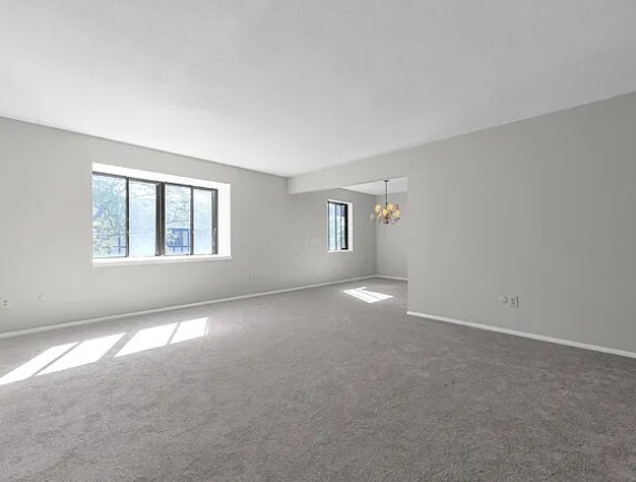 Building Photo - 652 Olde Towne Ave