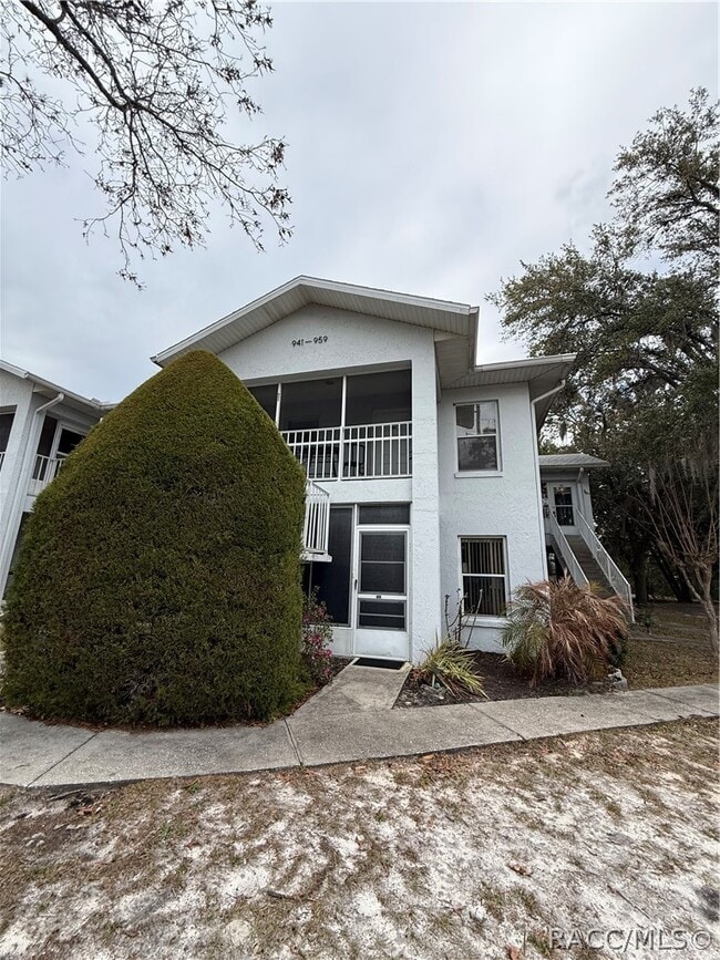 Building Photo - 955 SE Mayo Dr