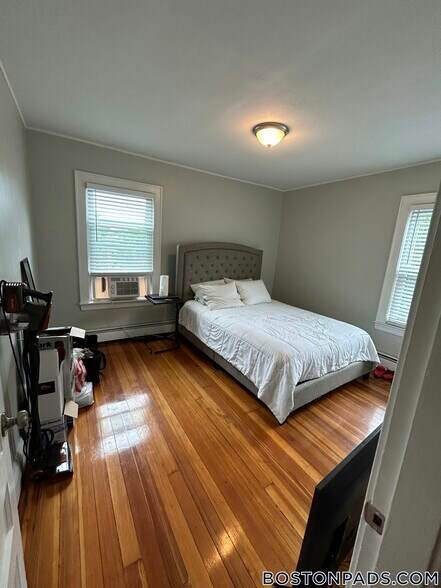 Building Photo - 55 Estes St