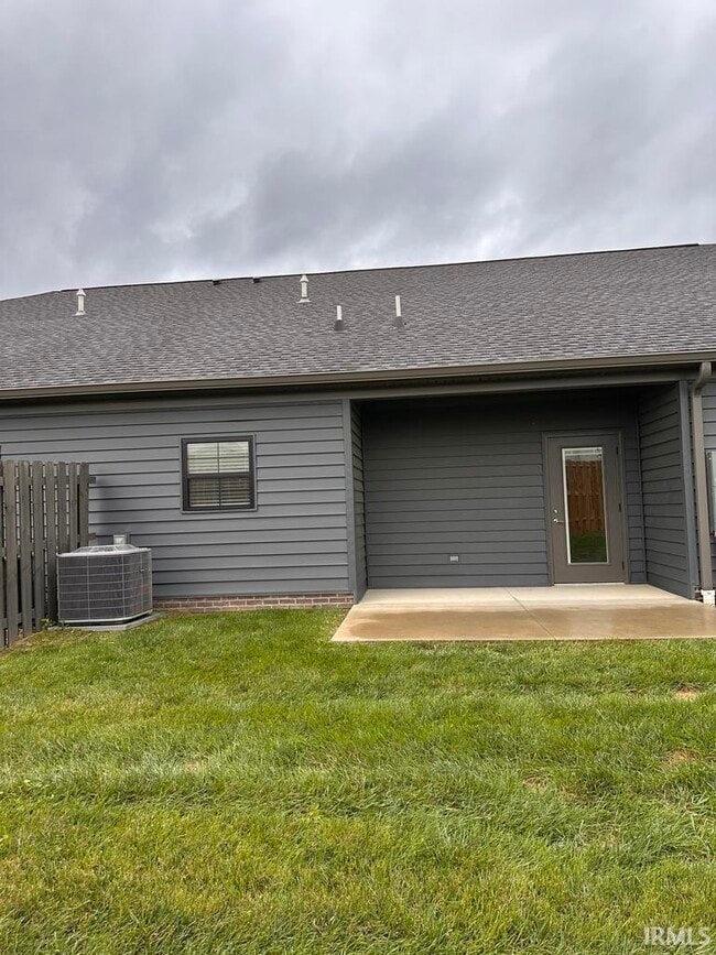 Building Photo - 3824 High Pointe Dr