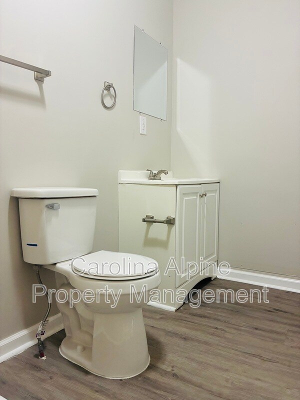 Building Photo - 110 Martin St