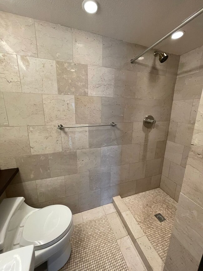 Building Photo - Beautiful Home In Arbor Place Tower