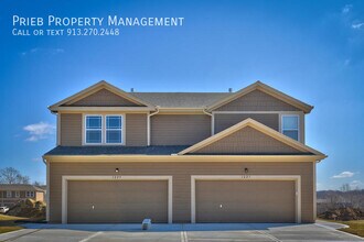 Building Photo - 2032 S 137 St