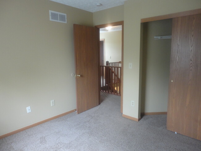 Building Photo - 5828 Winshire Dr