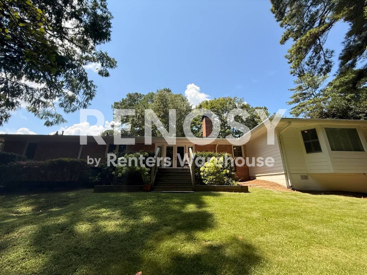 Building Photo - 1543 Knob Hill Dr NE