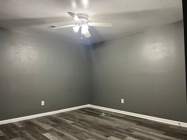 Building Photo - 13301 Kanis Rd