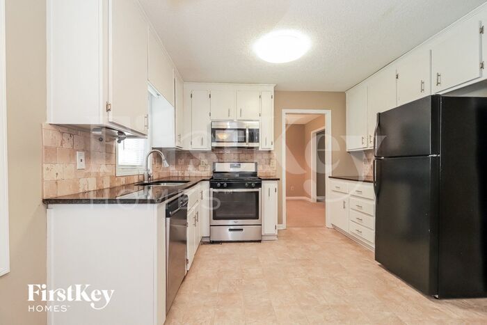 Building Photo - 1537 McAdoo Dr