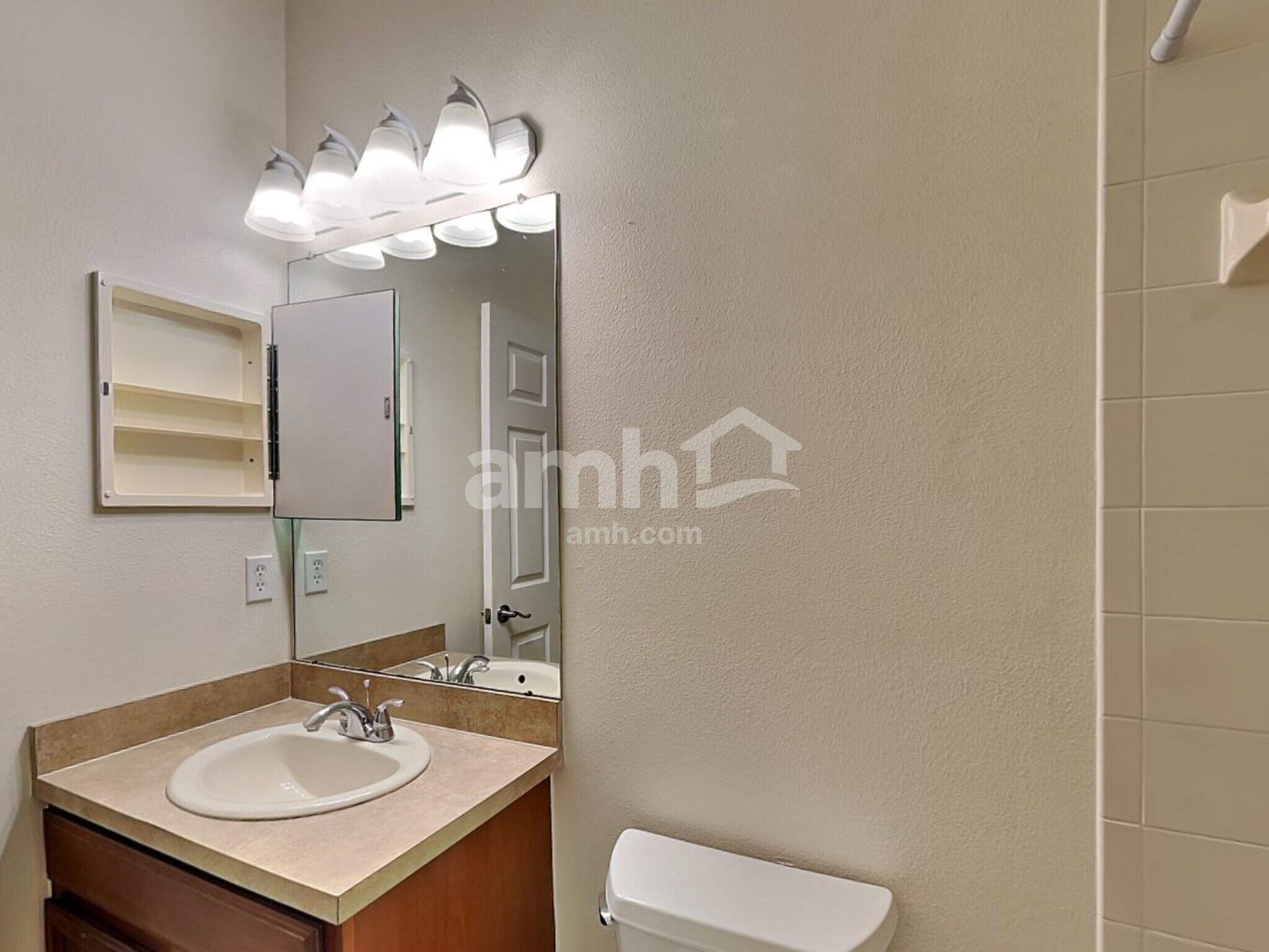 Building Photo - 11124 Creek Haven Dr