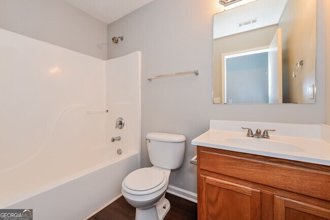 Building Photo - 1122 St Phillips Ct