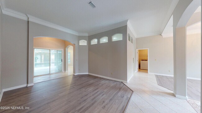 Building Photo - 11861 Lake Fern Dr