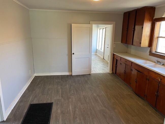 Building Photo - Remodeled 4 Bedroom Home