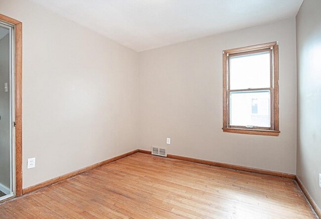 Building Photo - 4633 Warner Rd