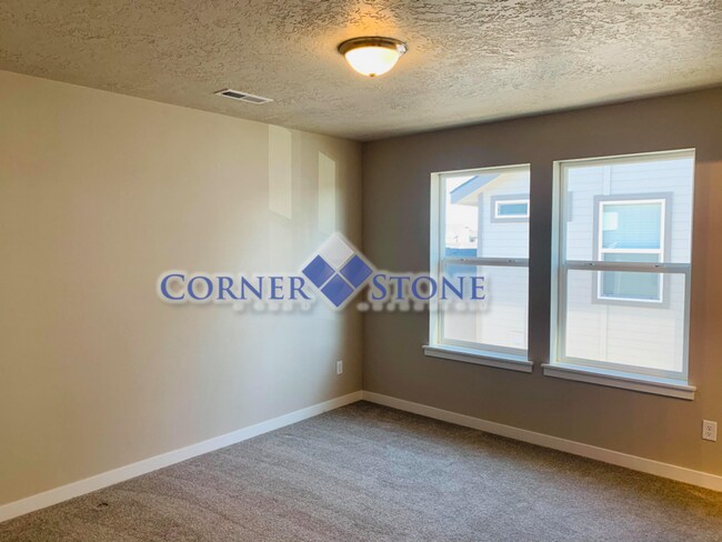 Building Photo - Beautiful Home in Boise!