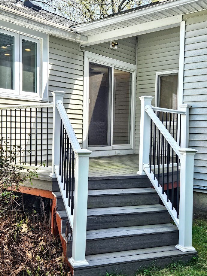 Private deck - 30 Fairfield Ave