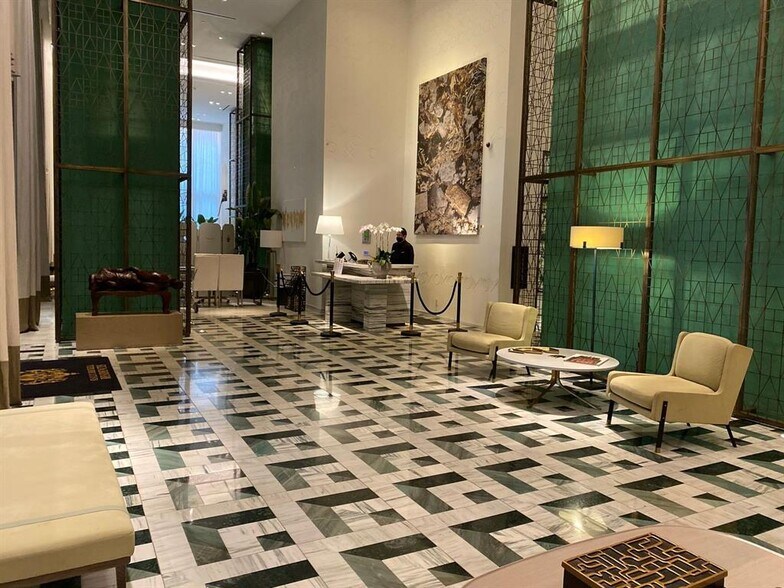 Building Photo - 805 S Miami Ave