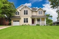 Building Photo - Kirkwood 5 bedroom / 3 full bathroom home