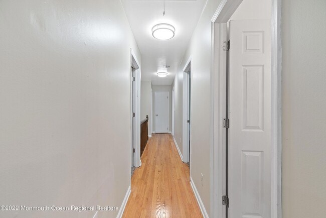 Building Photo - 2 Karen Ct