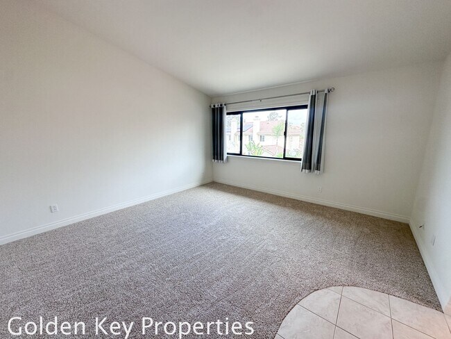 Building Photo - Move-in ready townhome in desirable Summerhill community in Encinitas!