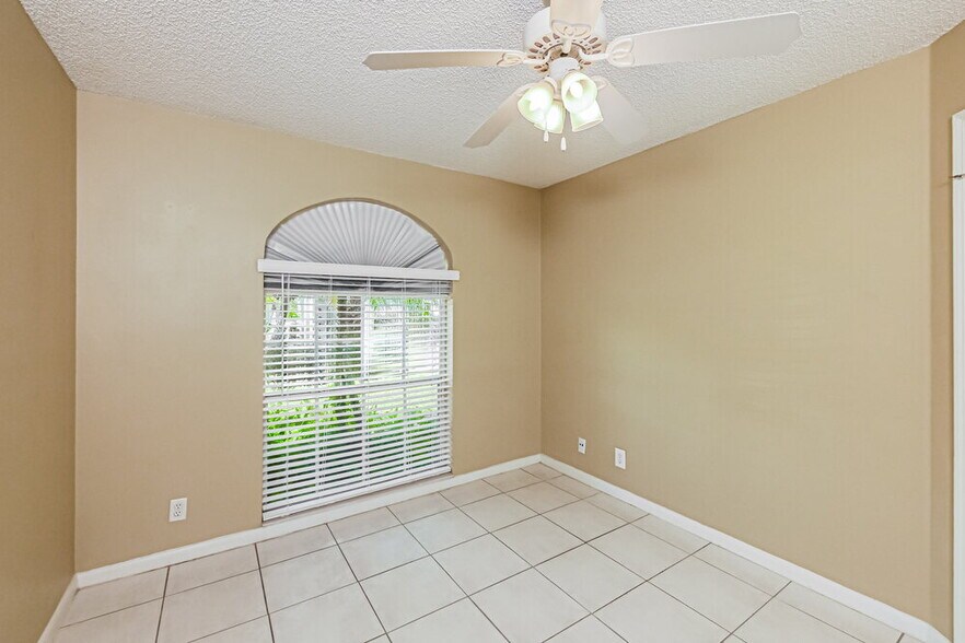 Building Photo - 5339 NW 99th Ln