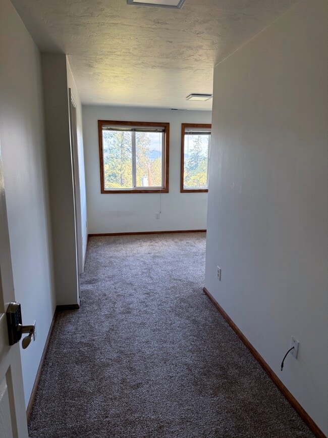 Building Photo - 3776 SW Fairhaven Dr
