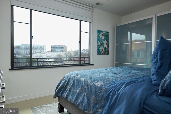 Building Photo - 1011 Arlington Blvd