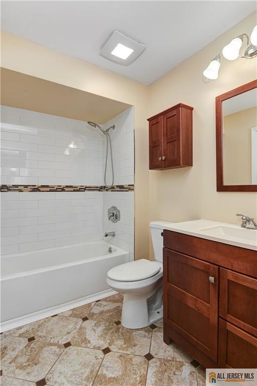 Building Photo - 1068 Schmidt Ln
