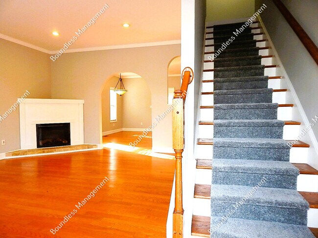 Building Photo - 2873 Cheney St