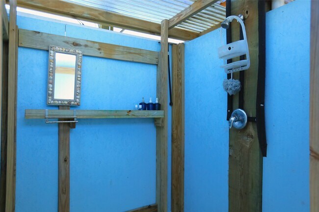 Building Photo - 131 Pieces of 8