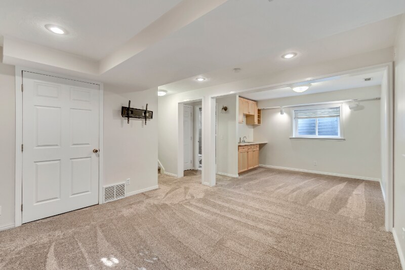 Building Photo - 582 Meadow Hill Dr