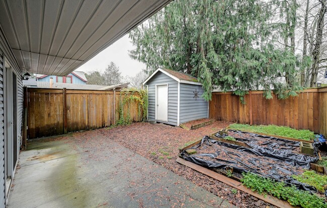 Building Photo - Perfectly located Ballard Home. Available ...