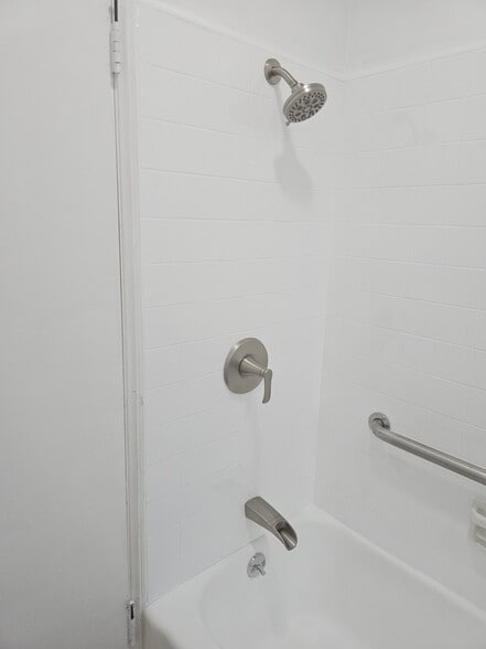 Building Photo - 1757 W 103rd St