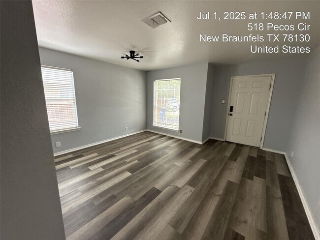 Building Photo - 518 Pecos Cir