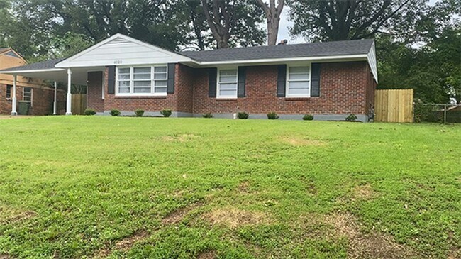 Building Photo - Welcome to 4020 Graceland!