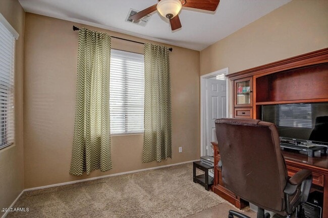 Building Photo - Gorgeous Chandler home with pool!
