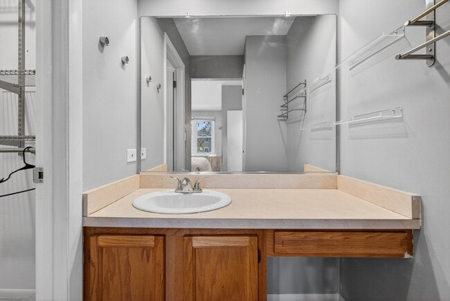 Building Photo - 1391 Sherwood Ct