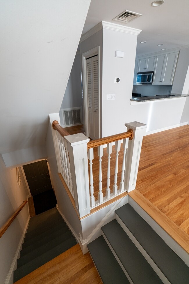 Building Photo - 606 Chandlers Wharf