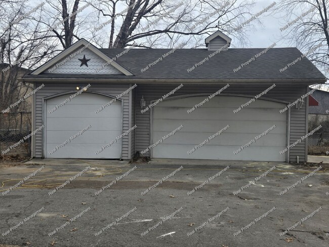 Building Photo - Completely Renovated Three Bedroom Ranch