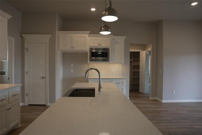 Building Photo - 5216 Bing Cir