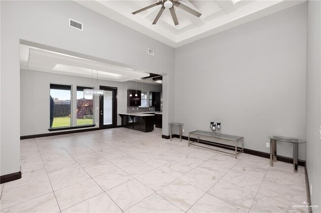 Building Photo - 11 Leandro St