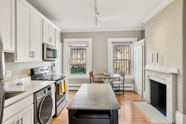 Building Photo - 587 Tremont St