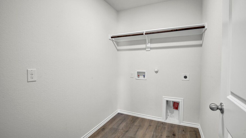 Building Photo - 220 Greenshade Ln